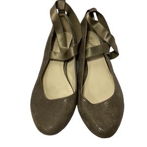 Seychelles Taupe Ballet Criss Cross Ankle Flats size 7 1/2